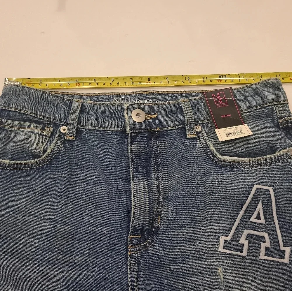 NWT No Boundaries women's high rise jeans sz.6